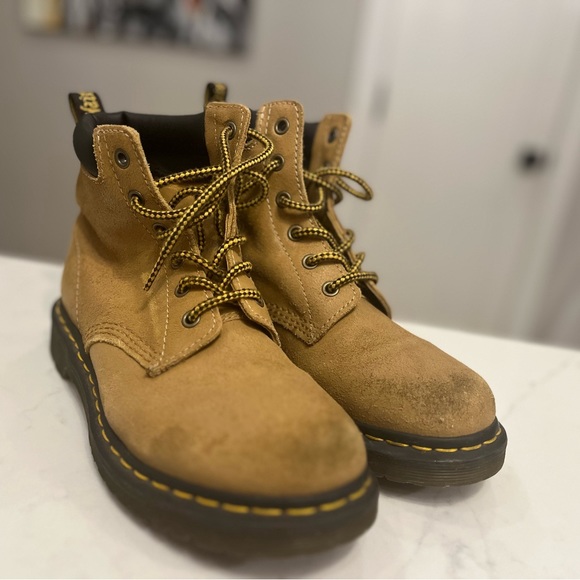 Doc Martens tan leather ankle boot size 8 - Picture 3 of 4